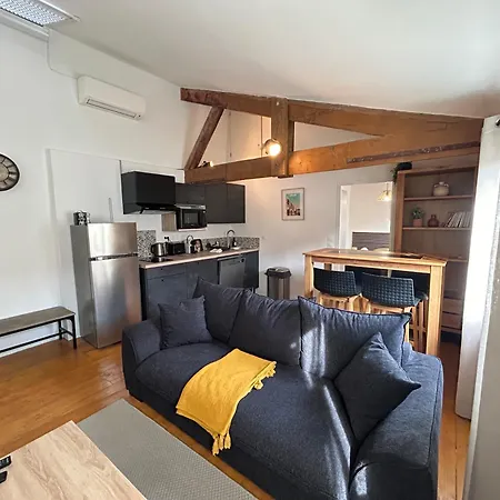 Chez Sam Et L'as Du Forum, Centre Apartment